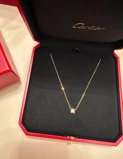 *Cartier ❤️‍🔥*
Necklace 🍁
Earring 💥
Master quality 💯

With normal boxes 🗃️ 
85 dhs 

With master box 📦 
125 dhs 

Zain216
♥️♥️♥️