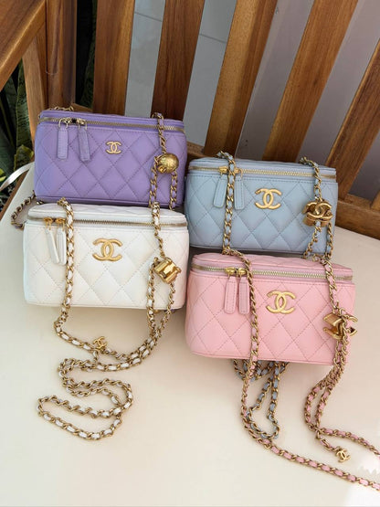 CHANEL 
Super Master Quality ⚡️
Original Packing 🎁
Size 17Cm📏
For Price 👇 WhatsApp✅
0568585901 
0507557372
0552275751 Owner Zain 👌

Zain321
♥️♥️♥️