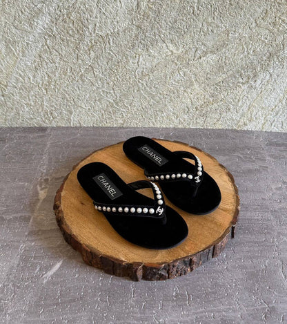 CHANEL 💫😍
SuperMaster Quality 💯
400 dhs✅
Size: 36-41 💥

Zain171
♥️♥️♥️