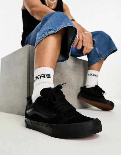 Vans Knu Skool Triple Black ,
Size 36-45 ,
190 dhs🪙💕

Zain18
♥️♥️♥️
