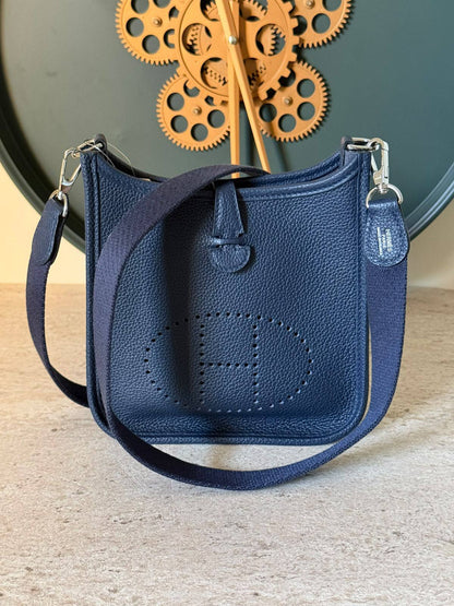 HERMES 💫

Super Master Quality ⚡️

Original Packing 🎁

Size 16CM📏

For Price 👇 WhatsApp✅
0568585901 
0507557372
0552275751 Owner Zain 👌

Zain321
♥️♥️♥️