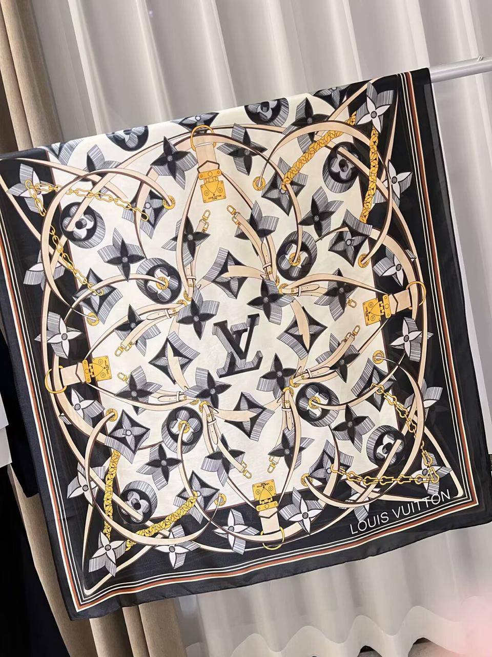 Silk scarf
40 dhs❣️

Zain60
❣️❣️❣️