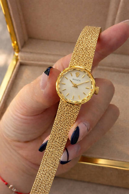 Rolex watch for ladies good quality 
260 dhs

Zain59
♥️♥️♥️