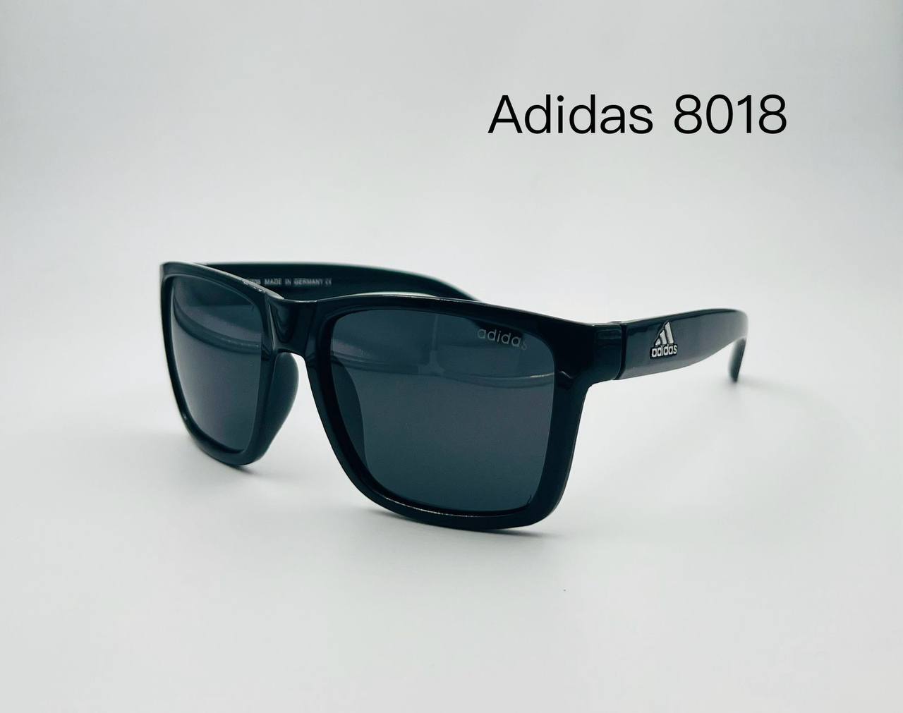 Nike Ad 💥*
Sunglasses 🕶️ 
good quality 💯
With master box 🗃️ 
50 dhs✅

Zain273
♥️♥️♥️