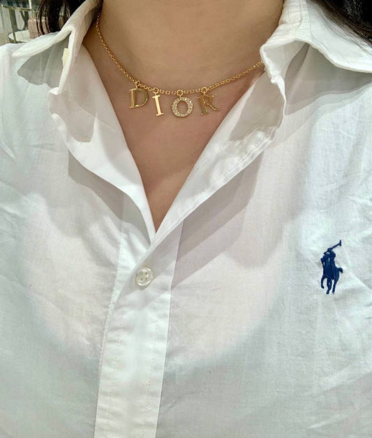 Dior❤️‍🔥*
Necklace 🐦‍🔥
Master quality 💯
With normal boxes 🗃️ 
55 dhs✅
With master box 📦 
70 dhs✅

Zain216
♥️♥️♥️