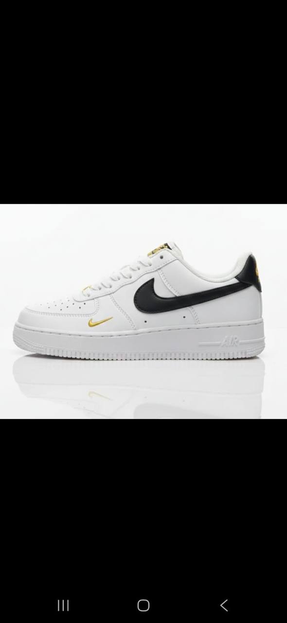 NIKE
Size 40 to 45
95 dhs💓

Zain27
♥️♥️♥️