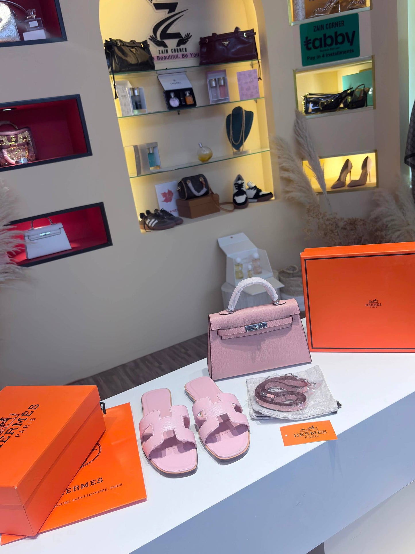 Hermes Set 
Slipper Size 36-41
160 dhs💓💓

Zain12
Zain236
💓💓💓