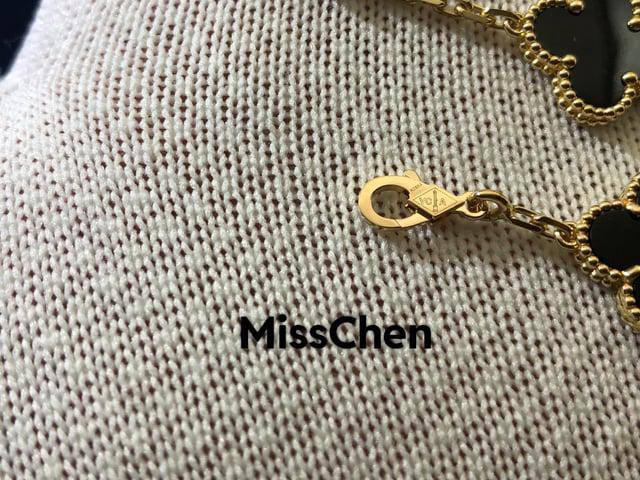 VCA ❤️‍🔥*
Bracelet 🐦‍🔥
Super master quality 💯
With normal boxes 📦 
65 dhs🪙💚
With master box 🗃️ 
110 dhs🪙💚

Zain216
♥️♥️♥️