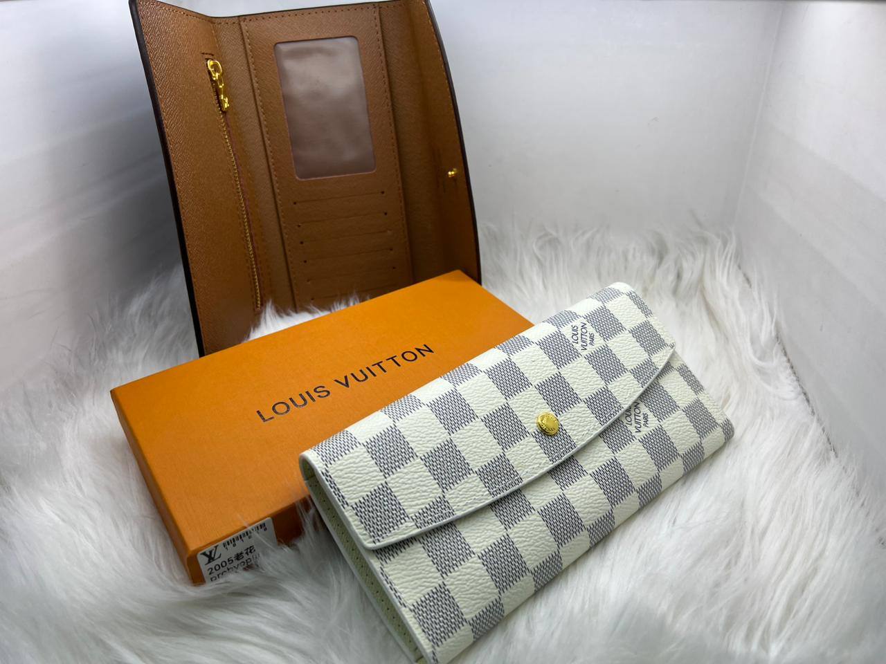 LV Wallets
45 dhs✅

Zain182
♥️♥️♥️