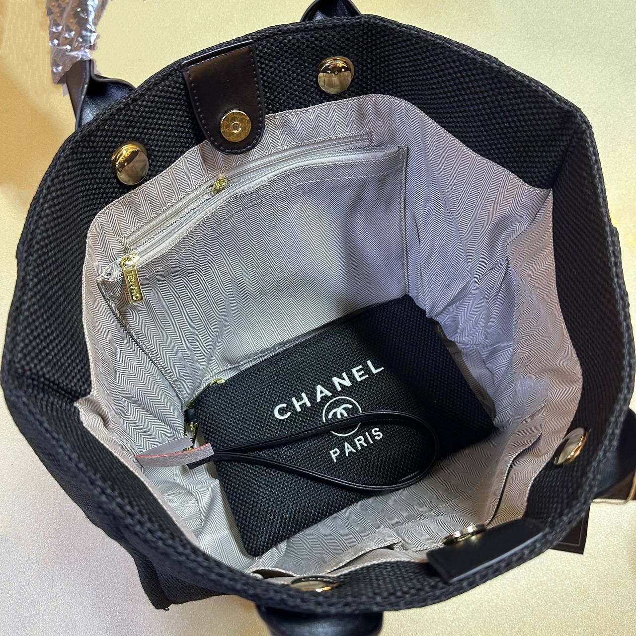 CHANEL 
GOOD QUALITY
100 dhs💓

Zain39
♥️♥️♥️