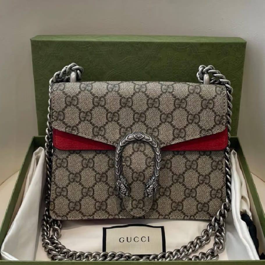 Gucci
High quality

Size: 20×15×6cm

With box 
🎁🎁🎁

95 dhs💓

Zain50
♥️♥️♥️