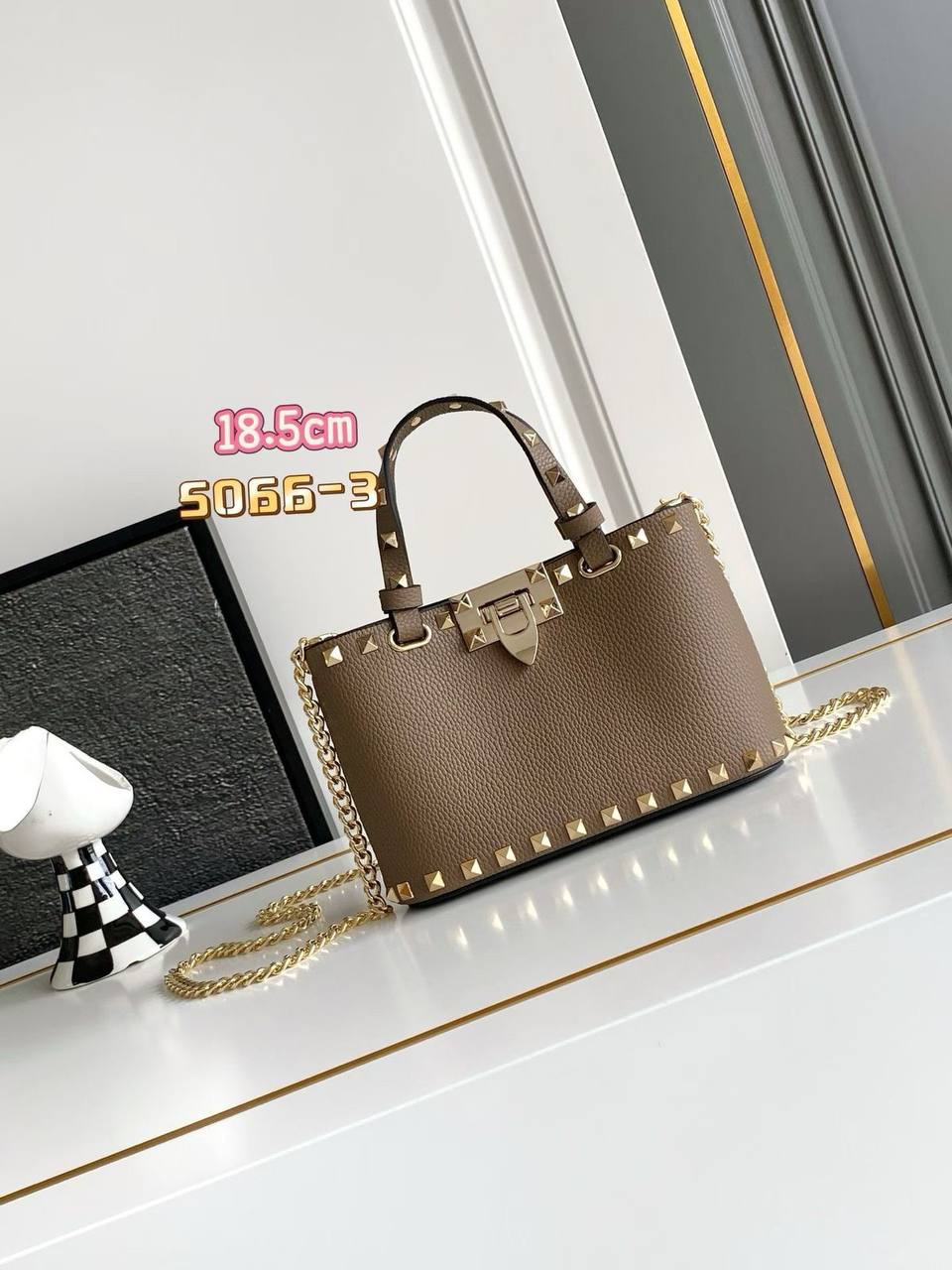 Valentino 
Master🌺
   19Cm With Box🎁
270 dhs✅

Zain131
♥️♥️♥️