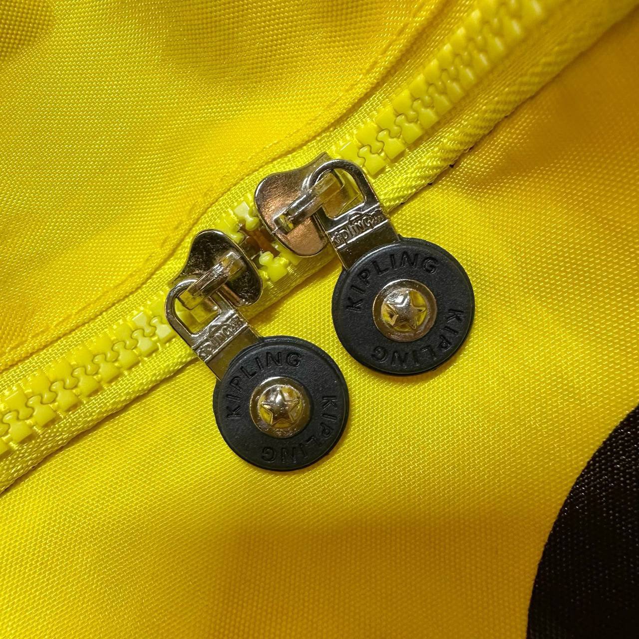 Kipling Minion
Backpack 60 dhs✅
Lunch bag 55 dhs✅
One set 110  dhs✅

Zain39
♥️♥️♥️