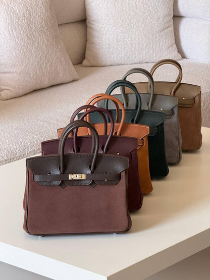 Hermes birkin velvet 25cm💕master quality😍

with box❤️
🎁🎁🎁
680 dhs🪙🖤🇦🇪

Zain51
♥️♥️♥️