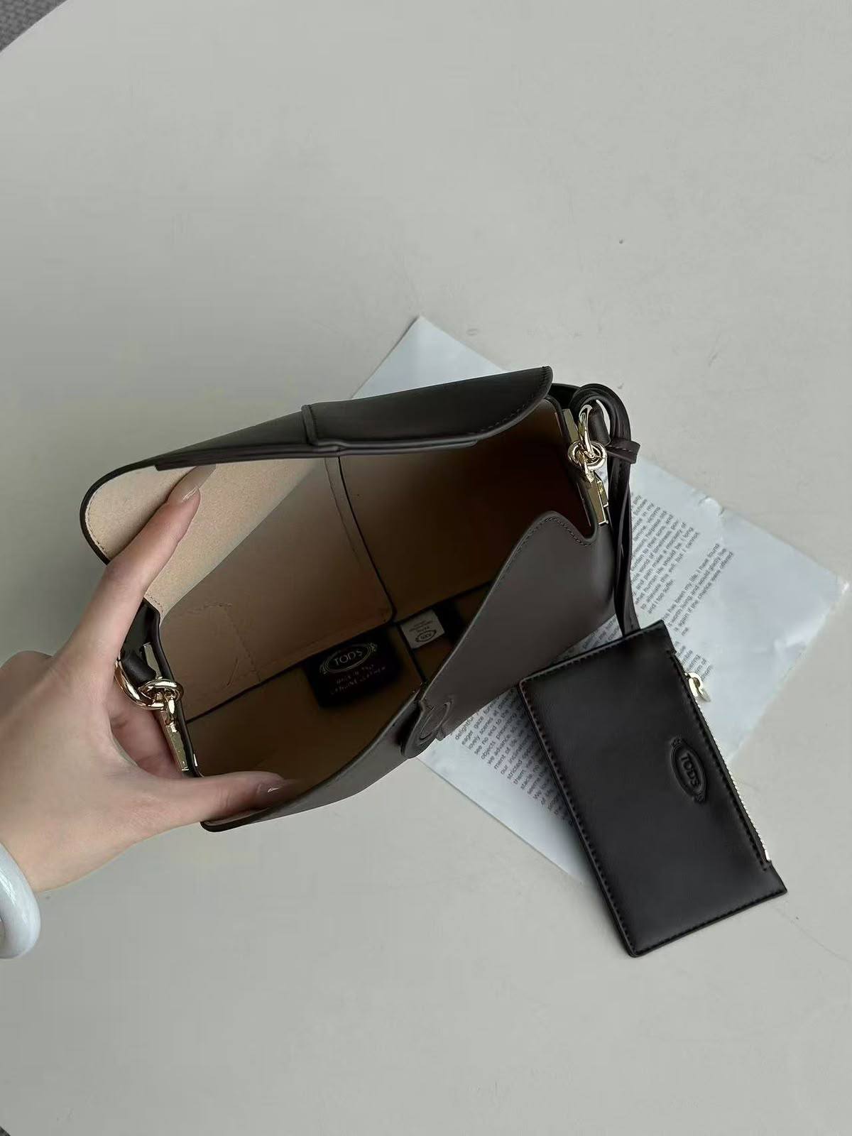 TODS
with box
100 dhs✅

Zain143
♥️♥️♥️