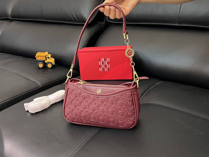 CH
90 dhs✅
with box
size 22cm

Zain26
♥️♥️♥️