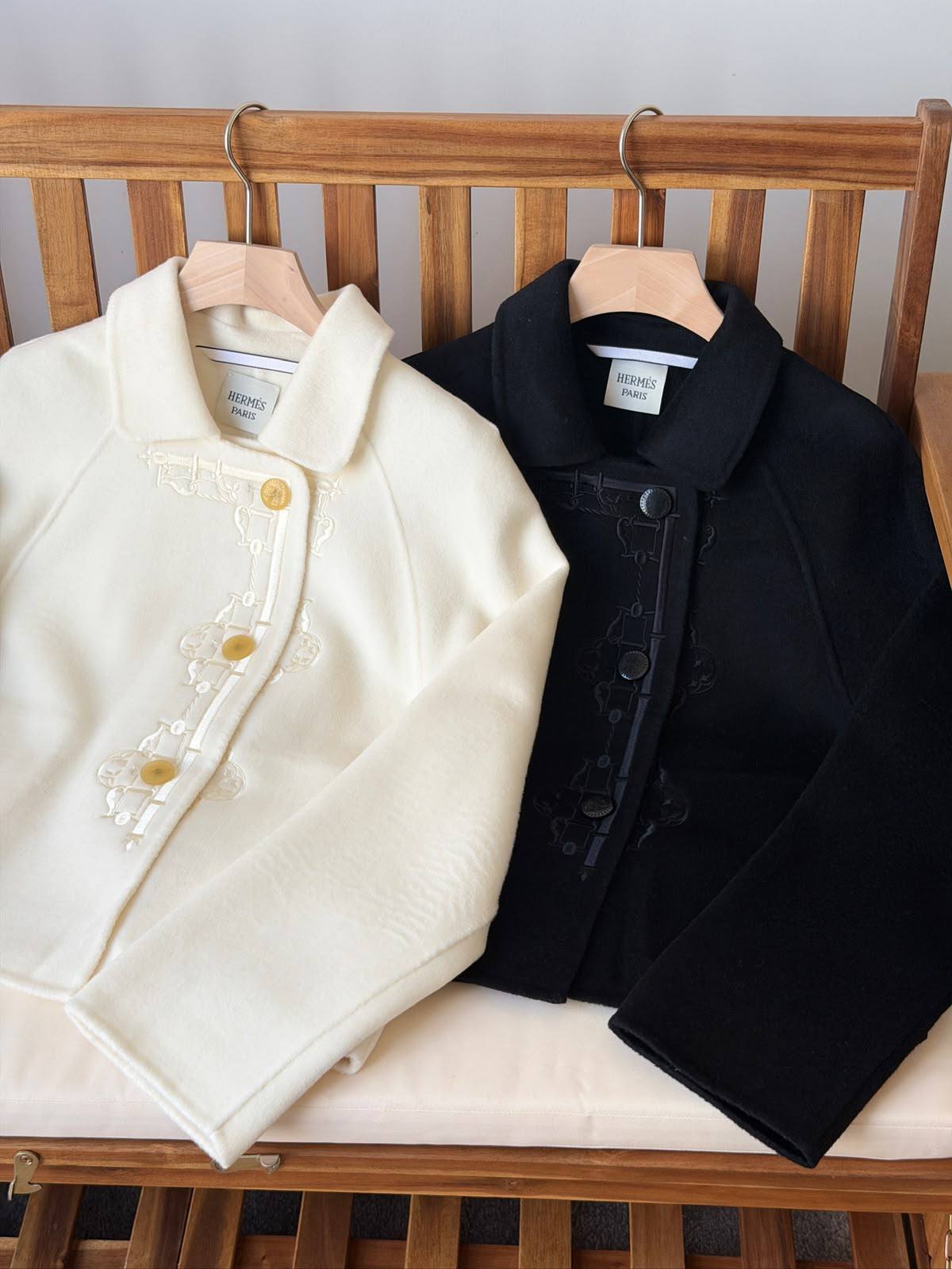 HERMES NEW

 VIP QUALITY

   💯 CASHMERE 
Size : 36-38-40-42

1100 dhs🇦🇪🇦🇪🇦🇪

Zain287
♥️♥️♥️