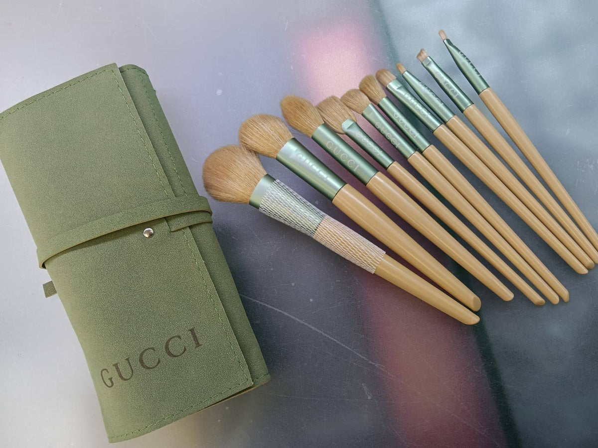 MAKE UP BRUSHES 

60 dhs🇦🇪🇦🇪

Zain01
♥️♥️♥️