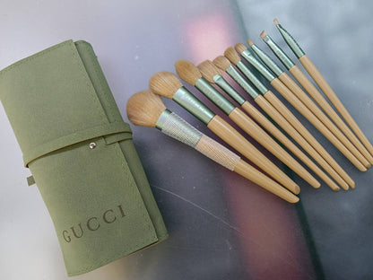 MAKE UP BRUSHES 

60 dhs🇦🇪🇦🇪

Zain01
♥️♥️♥️
