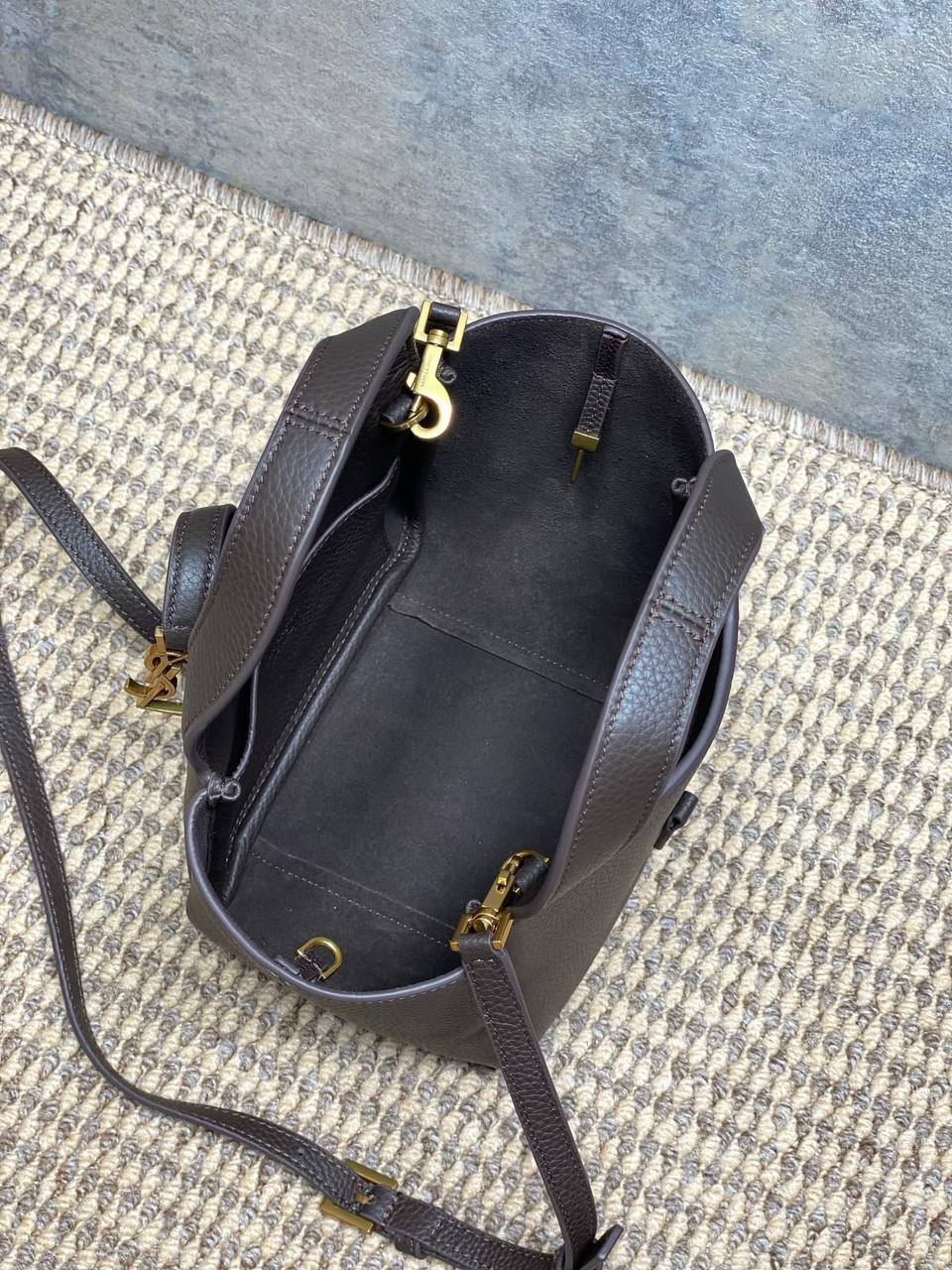 YSL Le 5 Á 
Baby Bea tote bag✅*
*Size 18 cm*
For Price 👇 WhatsApp✅
0568585901 
0507557372
0552275751 Owner Zain 👌

Zain274
♥️♥️♥️