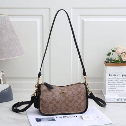 COACH 
GOOD QUALITY 
WITH BOX 
100 dhs💓

Zain39
♥️♥️♥️