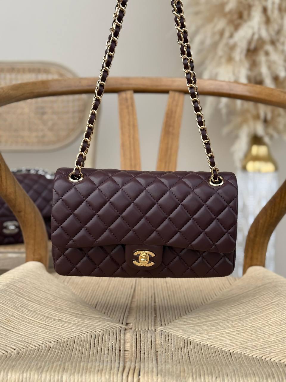 New Collection✨✨✨
CHANEL
23cm
350 dhs👑
Top quality 
With box🎁

Zain167
♥️♥️♥️