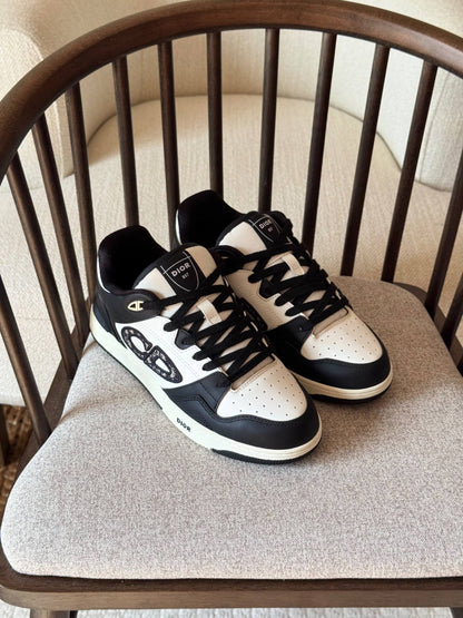 B57 Dribble Low-Top Sneaker

AAA quality

size:40 to 46
500 dhs🇦🇪🇦🇪

Zain185
♥️♥️♥️