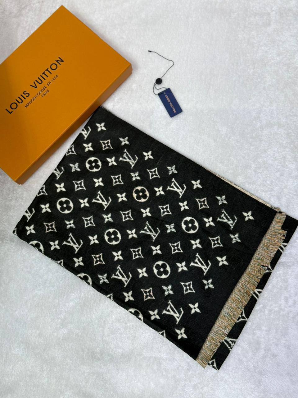 Winter scarf 
45 dhs🪙💕

Zain93
♥️♥️♥️