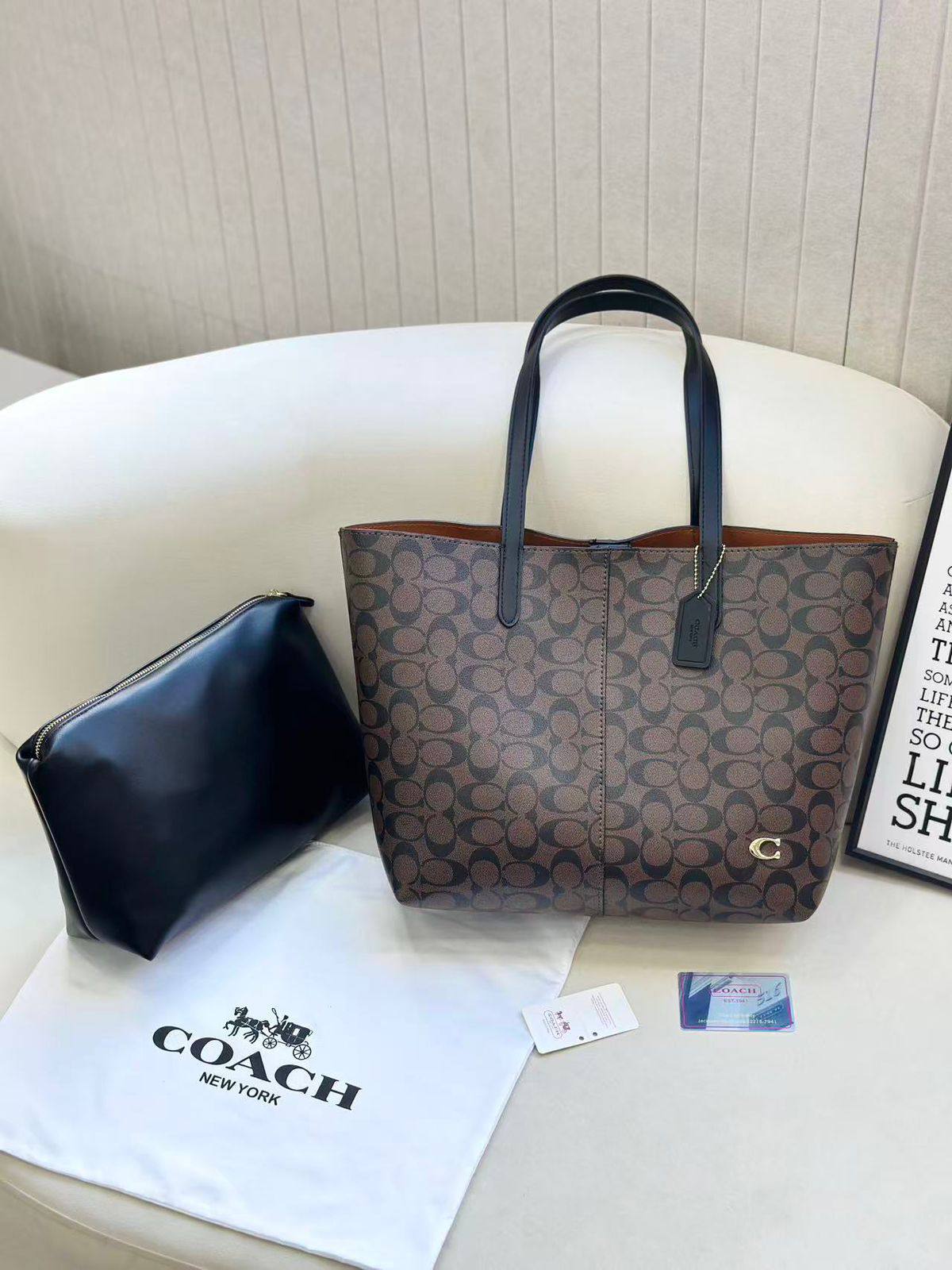 Coach

110 dhs🪙🌨️

Zain253
♥️♥️♥️
