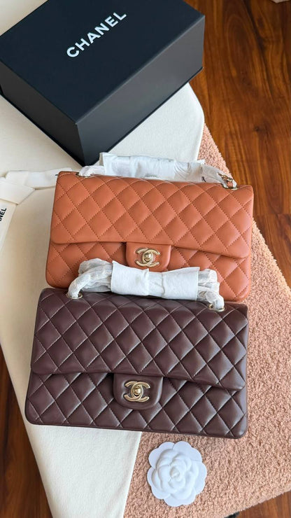 NEW 
CHANEL Classic
*SiZe 25 CM*
*✨VIP QUALITY✨*
*with complete packing*🎁
For Price 👇 WhatsApp✅
0568585901 
0507557372
0552275751 Owner Zain 👌

Zain280
♥️♥️♥️