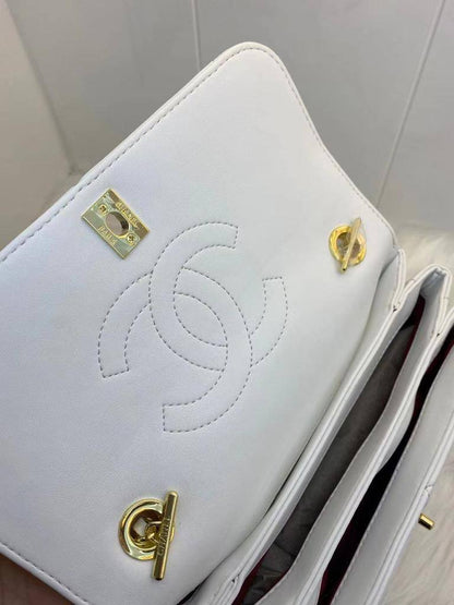 Chanel
105 dhs🪙🌨️
high quality  24cm

Zain26
♥️♥️♥️