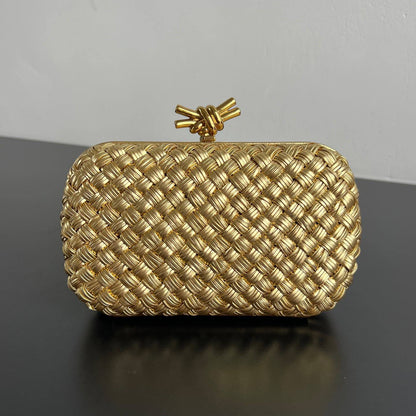 Bottega Veneta
Model:Knot Intrecciato Metal Clutch
Color:Silver / Gold
Material:Woven metal strands
Design:Signature Intrecciato woven pattern
Closure:Top Knot clasp
Size:19cm
Quality:super master🧶

For Price 👇 WhatsApp✅
0568585901 
0507557372
055227575