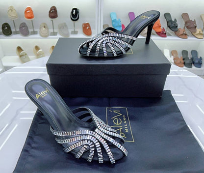 High Quality
280 dhs✅
Size 36-41

Zain207
♥️♥️♥️