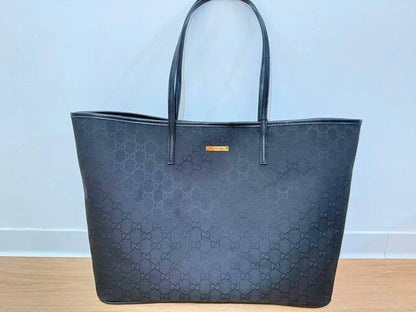 GUCCI

SIZE 51 CM
110 dhs🇦🇪🇦🇪

Zain244
♥️♥️♥️