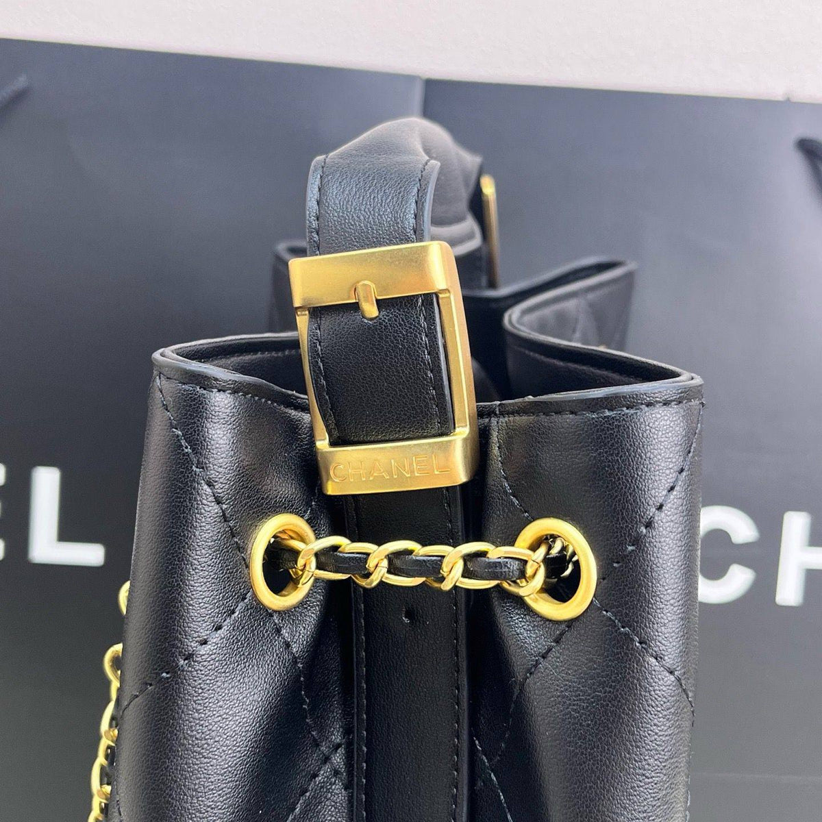 CHANEL 

NEW CAME 

GOOD QUALITY 

110 dhs🇦🇪🇦🇪

Zain39
♥️♥️♥️