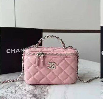 Chanel
with box
100 dhs✅

Zain143
♥️♥️♥️