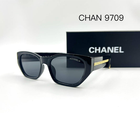CHANEL💥*
Sunglasses 🕶️ 
good quality 
With master box 🗃️ 
50 dhs💓

Zain273
♥️♥️♥️