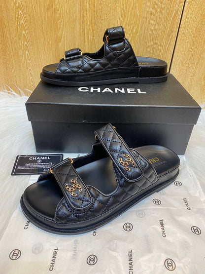 Chanel 

Slipper, New Arrived 

Size 36 To 41
120 dhs🇦🇪🇦🇪

Zain16
Zain120
♥️♥️♥️