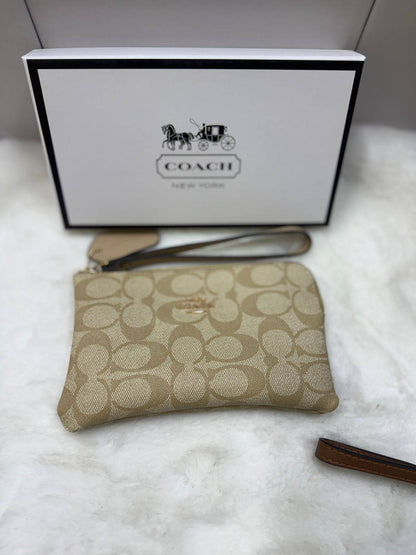 Coach

30 DHS💓

WITHBOX
🎁🎁🎁

Zain40
♥️♥️♥️