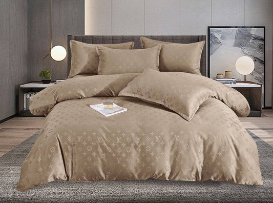 New collection 
Master 💥💥
Comfort set
100 %
Silk 
King size comfort 6pcs set 
1 comfort 240/220
1 fitted sheets 200/200+30
4 pillowcases 75/50
170 dhs🇦🇪

Zain99