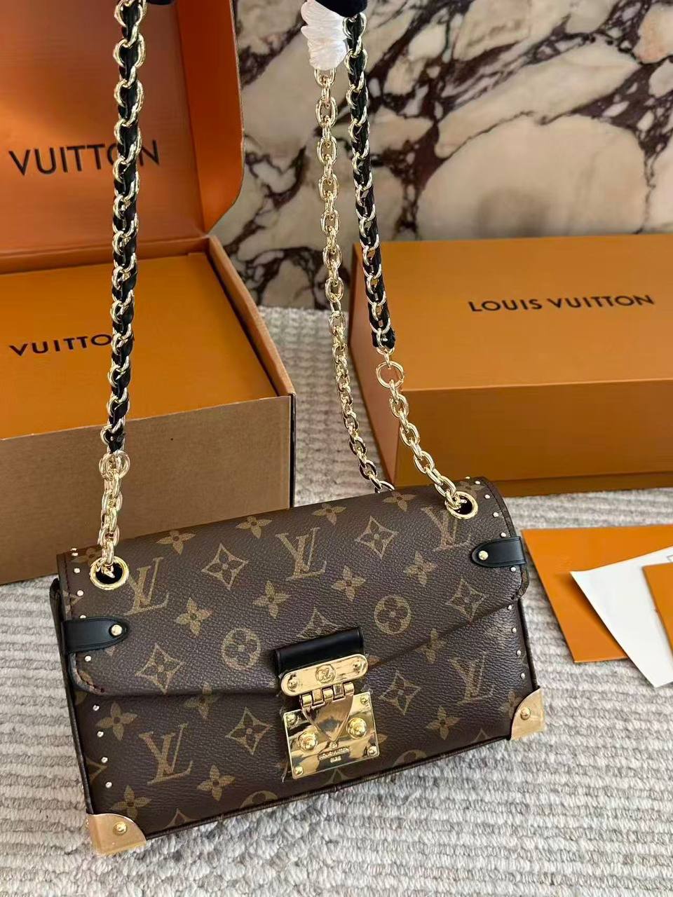 LV master

Big 300 dhs
Small 290 DHS

Zain228

♥️♥️♥️