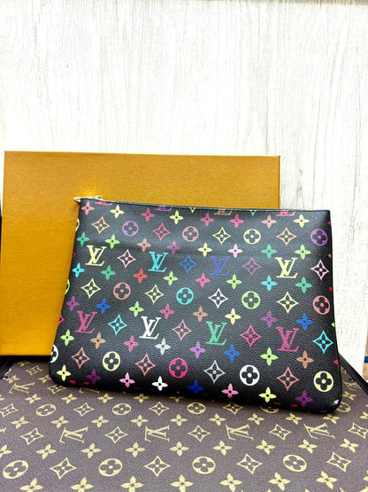 LV Clutch Bag
Size ：23CM  

80 dhs🪙🌨️

withbox
🎁🎁🎁

Zain04
♥️♥️♥️