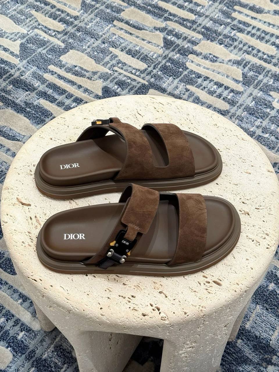 Dior Slipper Mens
New Collection 🔥👌
Good Quality 👌
Size:39 to 45
120 dhs🪙🖤

Zain241
Zain82
♥️♥️♥️