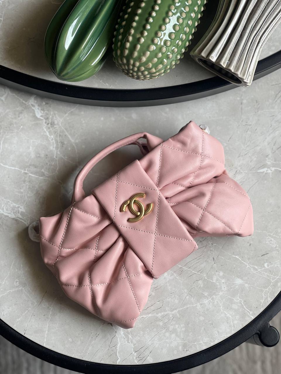 CHANEL ✨
Available original box 📦 
With full packing 🎀🎀
Super high quality 💥💥
For Price 👇 WTSP Text Zain 0568585901

Zain283
♥️♥️♥️