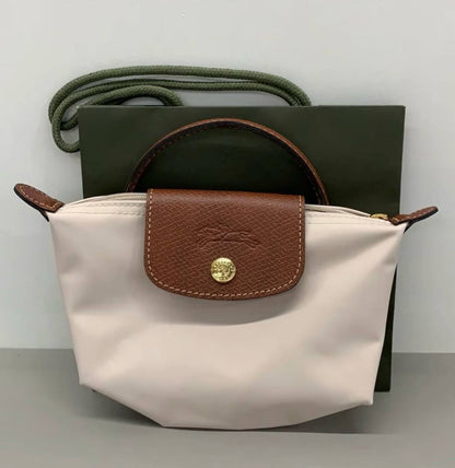 Long Champ mini 
Size：17cm
50 dhs🇦🇪🇦🇪

Zain136
♥️♥️♥️