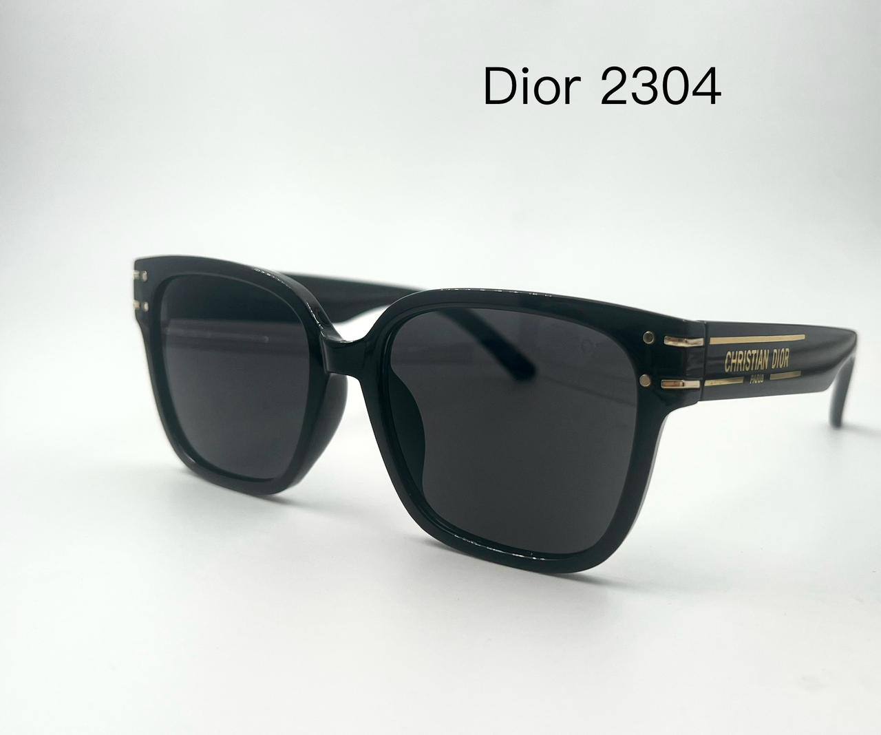 Dior
Sunglasses 🕶️ 
good quality 💯
With master box 🗃️ 
50 dhs💓

Zain273
♥️♥️♥️
