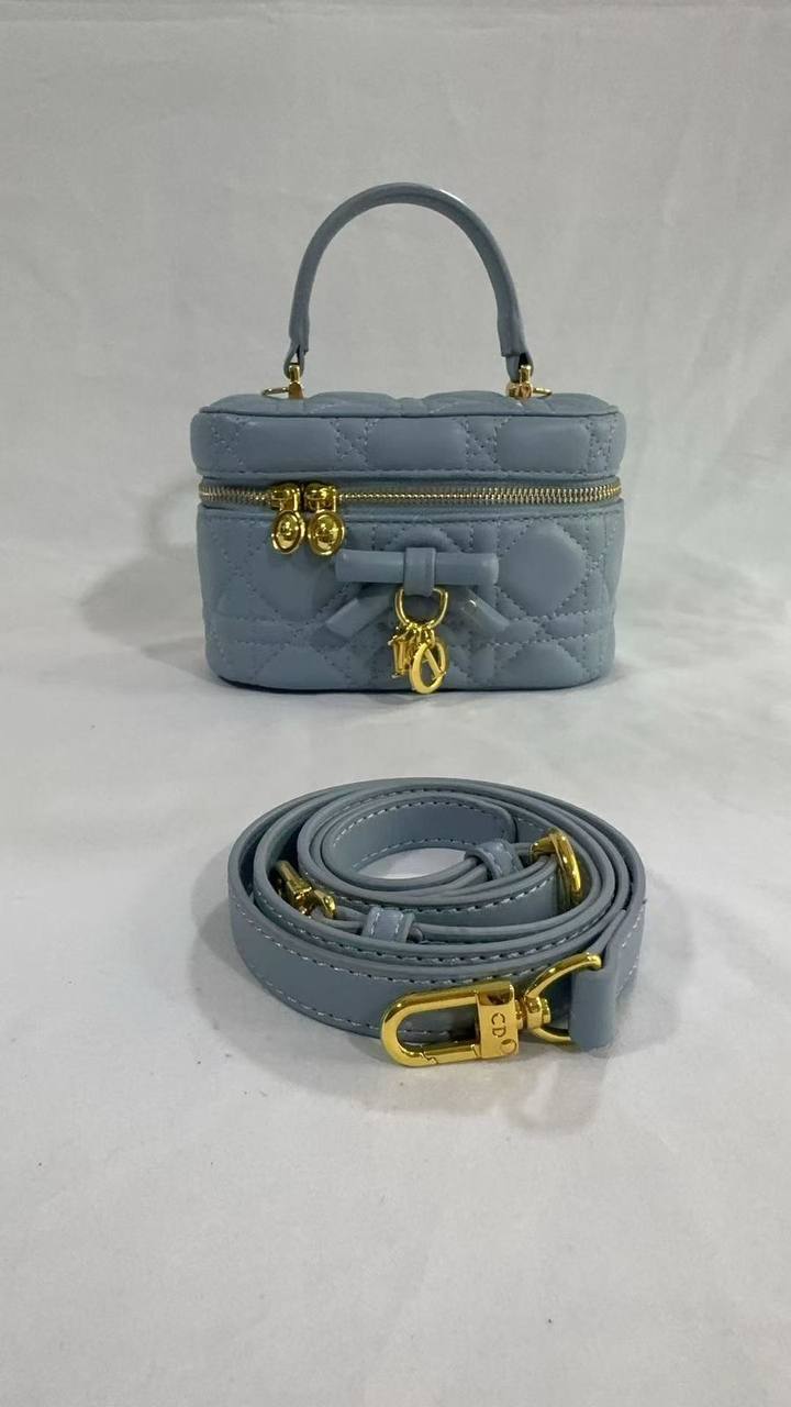 DIOR 
95 dhs✅
with box

Zain90
Zain143
♥️♥️♥️