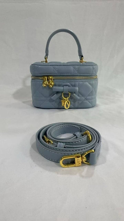 DIOR 
95 dhs✅
with box

Zain90
Zain143
♥️♥️♥️