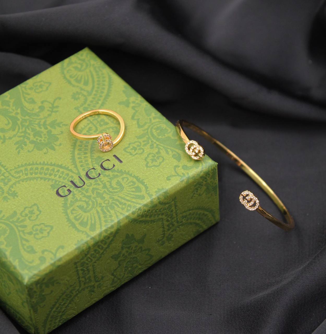 GUCCI 💚💫
* Gucci GG with Stone Bangle with Ring ⬆️
* ⁠↗️ *Super Master Quality* ®️
For Price 👇 WhatsApp✅
0568585901 
0507557372
0552275751 Owner Zain 👌

Zain106
♥️♥️♥️