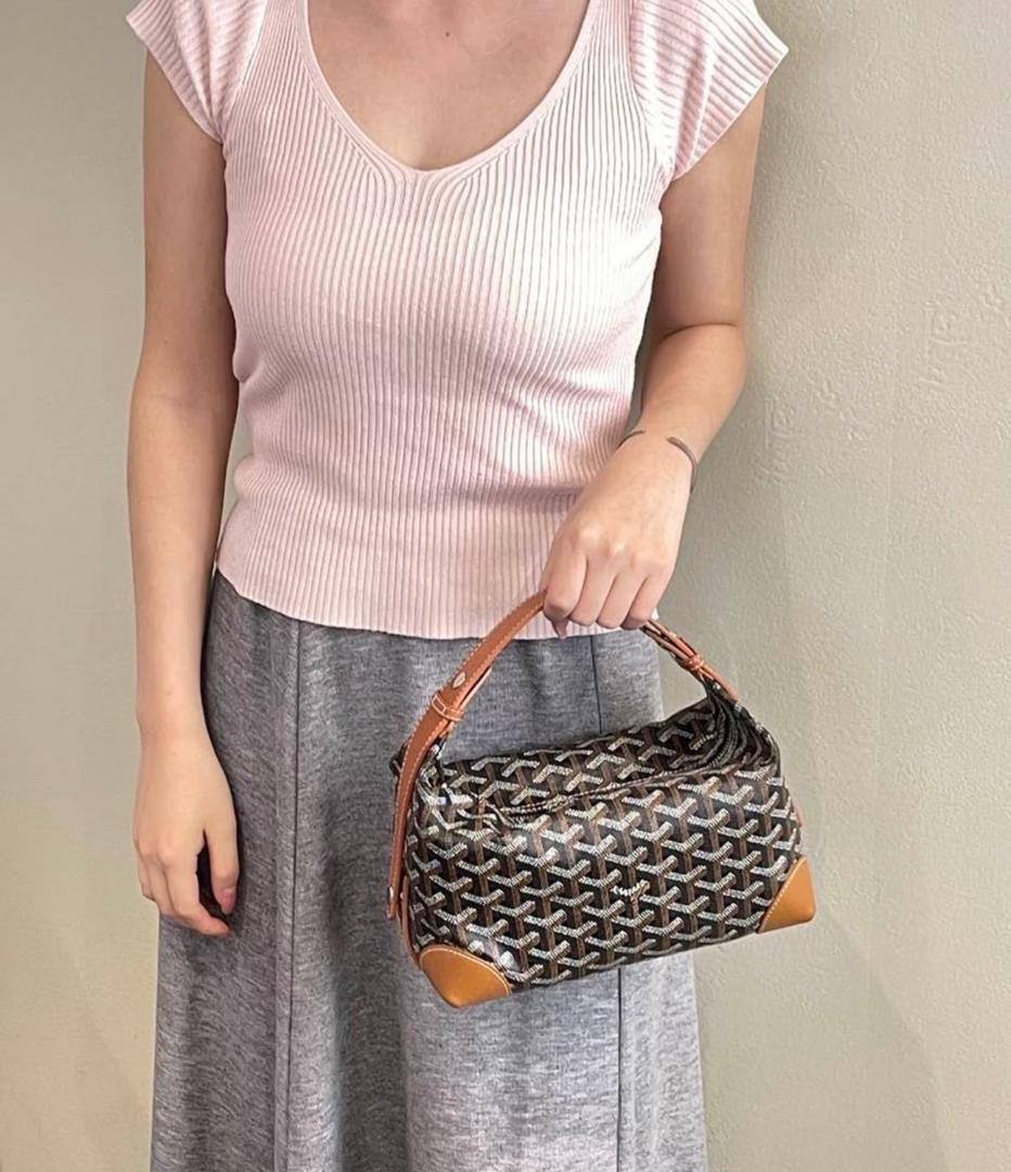 Goyard
75 dhs💓
high quality 
With box 
  24cm

Zain26
♥️♥️♥️